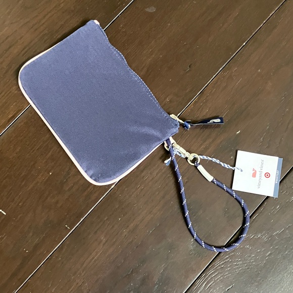 Vineyard Vines Blue and White Whale Wristlet Pouch OS NWT - Picture 3 of 4